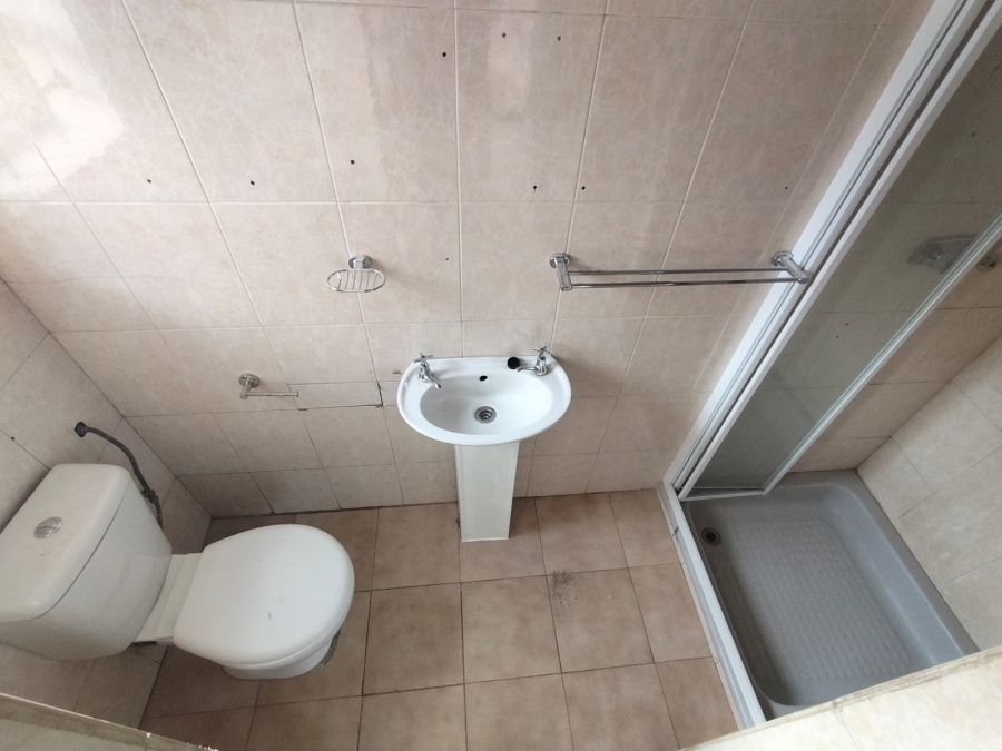 To Let 3 Bedroom Property for Rent in Drostdy Park Western Cape